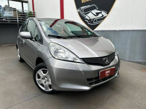 HONDA FIT 1.4 DX 16V FLEX 4P MANUAL HONDA FIT 1.4 DX 16V FLEX 4P MANUAL